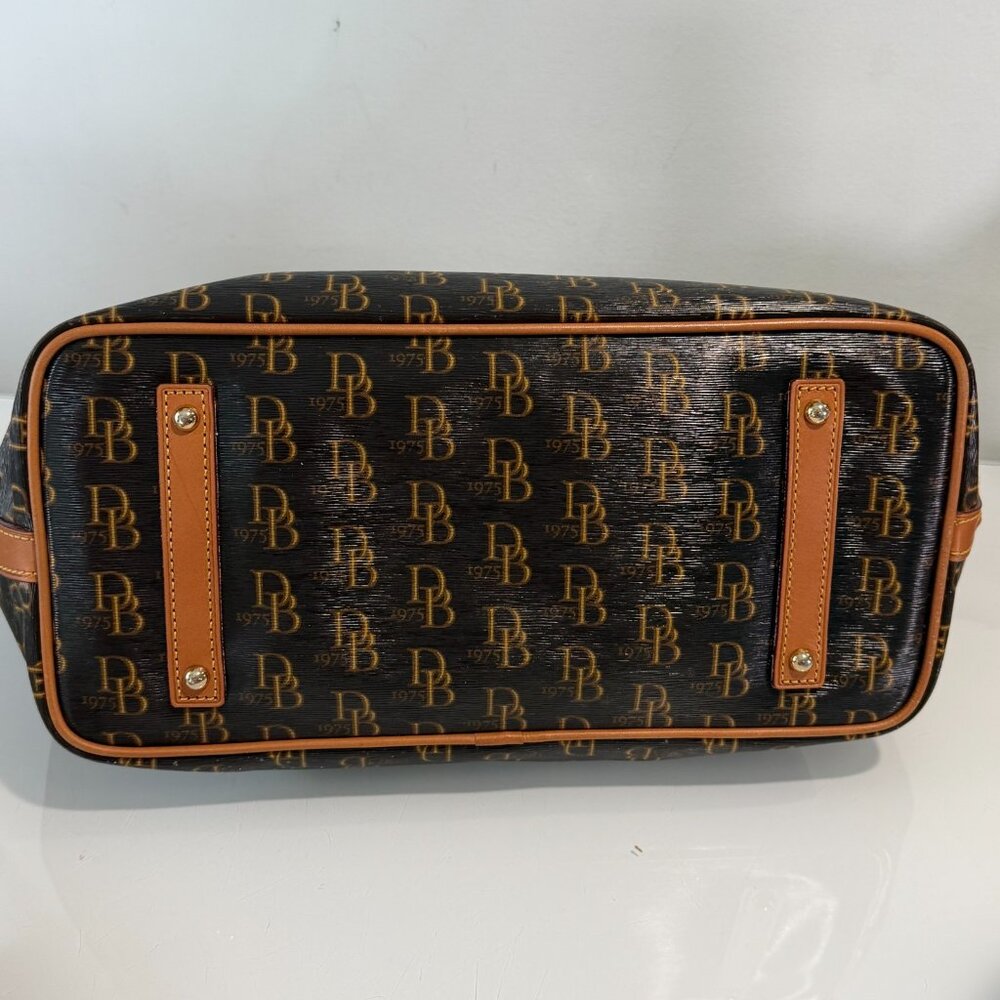 Dooney and Bourke 1975 Black & Tan Logo Tote Bag - Picture 12 of 16